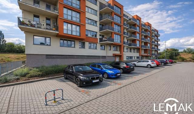 Prodej garážového stání 12 m2, Olomouc - Řepčín, Edvarda Beneše, Olomouc – Řepčín