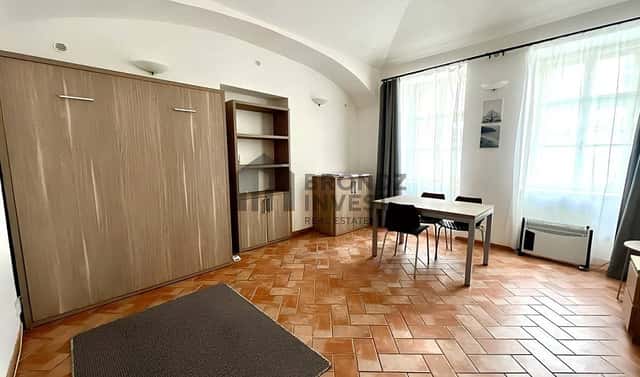 Pronájem bytu 2+1 50 m², Příčná, Praha 1 – Nové Město