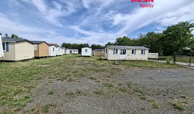 Pronájem komerčního pozemku 1 610 m², Neratovice – Byškovice, okres Mělník