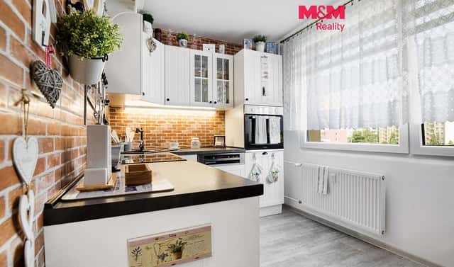 Prodej bytu 2+1 62 m², Holešická, Chomutov
