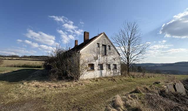 Prodej stavebního pozemku 6 579 m², Petrovice – Týnčany, okres Příbram