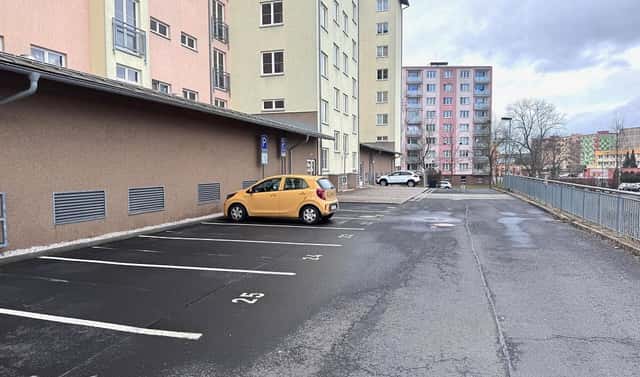 Venkovní parkovací stání 13 m2, ul. Waldertova, Waldertova, Karlovy Vary – Drahovice