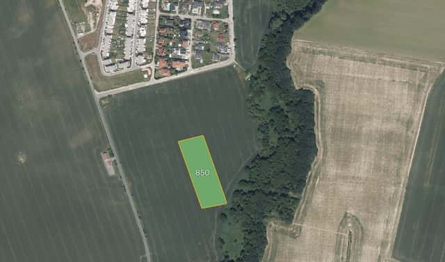 Prodej pole 10 129 m², Květnice, okres Praha-východ