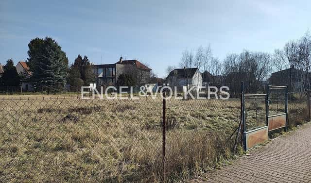 Prodej stavebního pozemku 727 m², U výstavby, Praha 10 – Dolní Měcholupy
