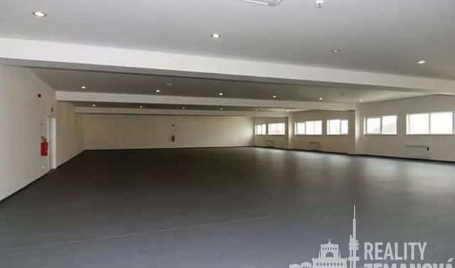 Pronájem komerčního objektu (jiného typu) 470 m², Komerční, Nupaky, okres Praha-východ