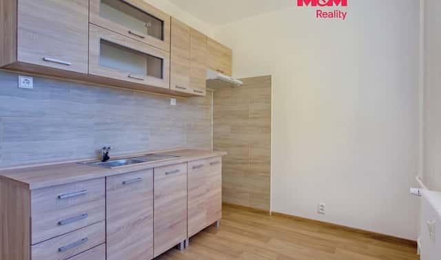 Prodej bytu 2+1 62 m², Holešická, Chomutov