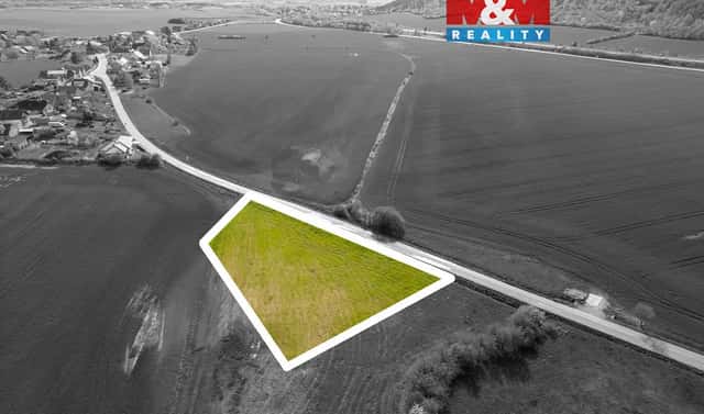 Prodej stavebního pozemku 1 914 m², Chlustina, okres Beroun