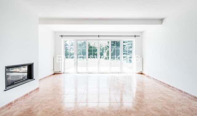 Pronájem domu 610 m² s pozemkem 747 m², U Komárova, Průhonice, okres Praha-západ
