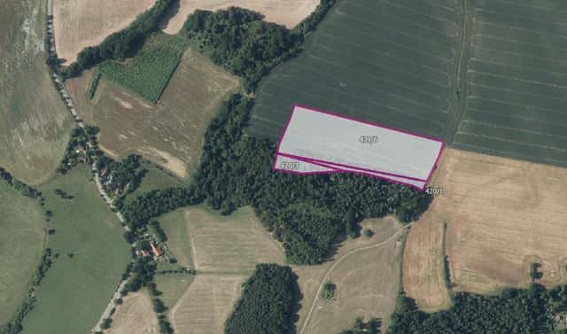 Prodej pole 30 999 m², Kamenný Přívoz – Hostěradice, okres Praha-západ
