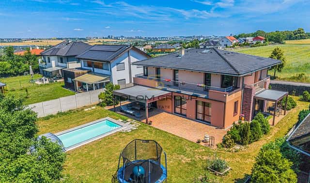 Prodej domu 212 m² s pozemkem 800 m², Zbuzany, okres Praha-západ