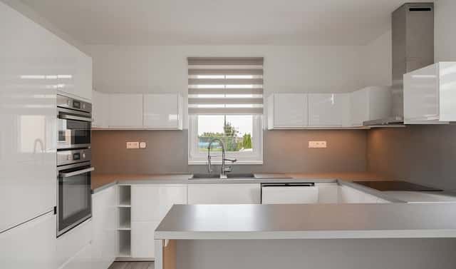 Pronájem domu 106 m² s pozemkem 701 m², Kozomínská, Postřižín, okres Mělník