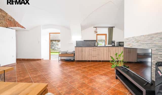 Prodej domu 363 m² s pozemkem 1 624 m², Paračov, okres Strakonice