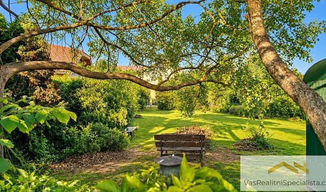 Prodej stavebního pozemku 645 m², Mukařov, okres Praha-východ