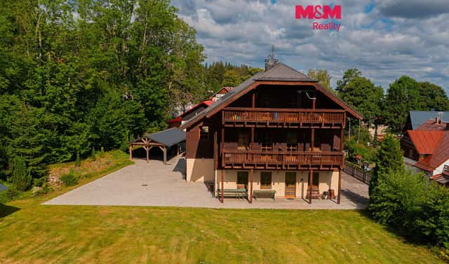 Prodej ubytovacího objektu 910 m², Železná Ruda – Hojsova Stráž, okres Klatovy