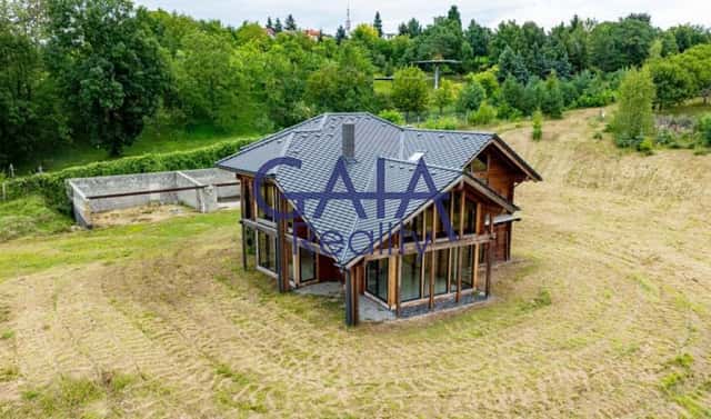 Prodej domu 250 m² s pozemkem 4 513 m², Strážovice, okres Hodonín
