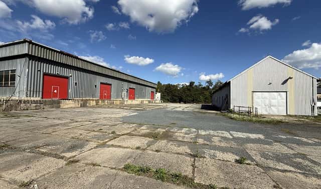 Pronájem skladovacích prostor 7 000 m², K Cihelně, Veleň, okres Praha-východ