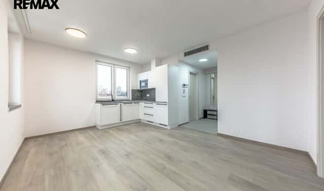 Pronájem bytu 2+kk 39 m², Veleslavínova, Kladno – Kročehlavy
