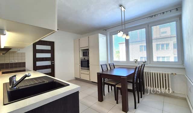 Pronájem bytu 3+1 79 m², Ouzká, Písek – Hradiště