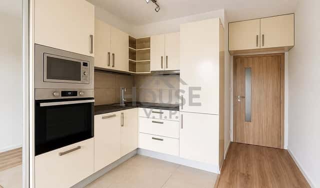 Prodej bytu 1+kk 27 m², Zakšínská, Praha 9 – Střížkov