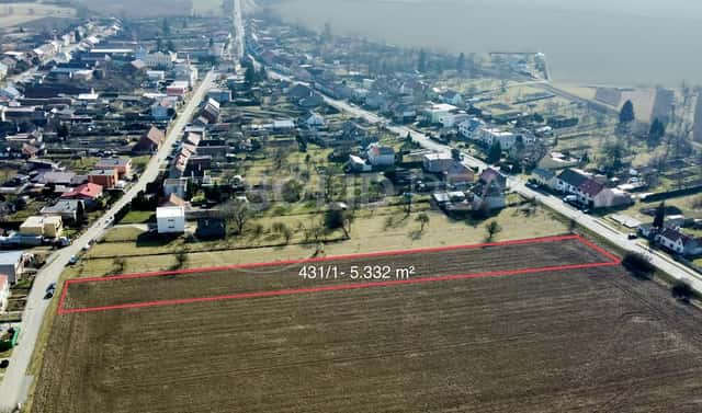 Prodej stavebního pozemku 5 332 m², Uhřičice, okres Přerov