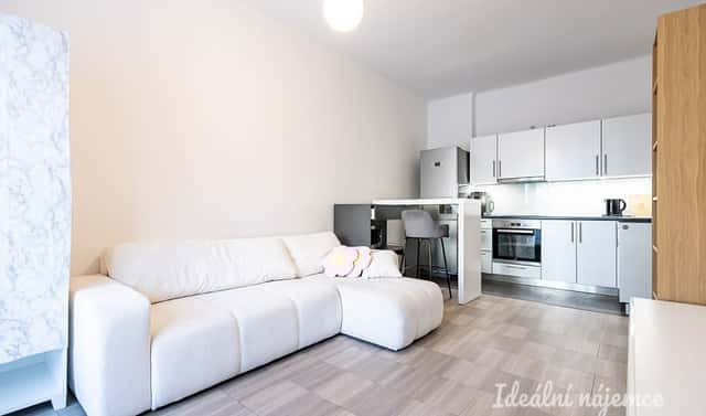 Pronájem bytu 2+kk 40 m², Oblouková, Praha 10 – Vršovice