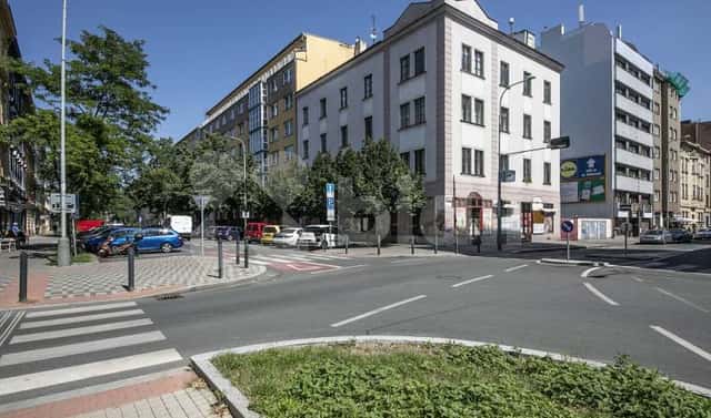Pronájem kanceláře 116 m², Osadní, Praha 7 – Holešovice
