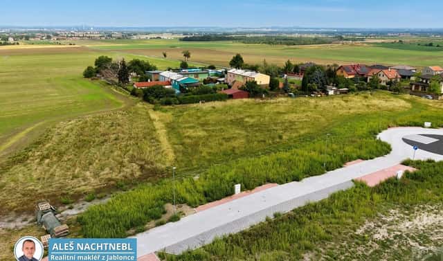 Prodej stavebního pozemku 800 m², Dřínov, okres Mělník