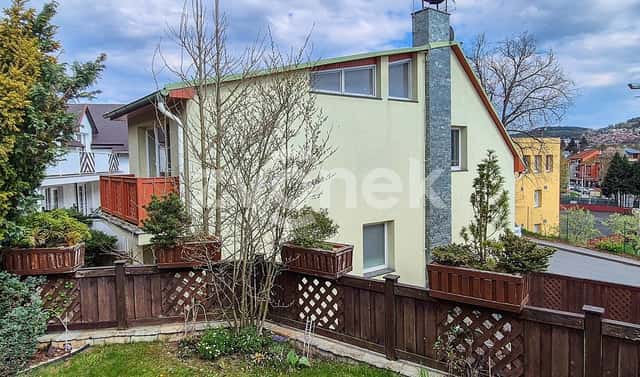Pronájem domu 270 m² s pozemkem 200 m², Na Výsluní, Zlín