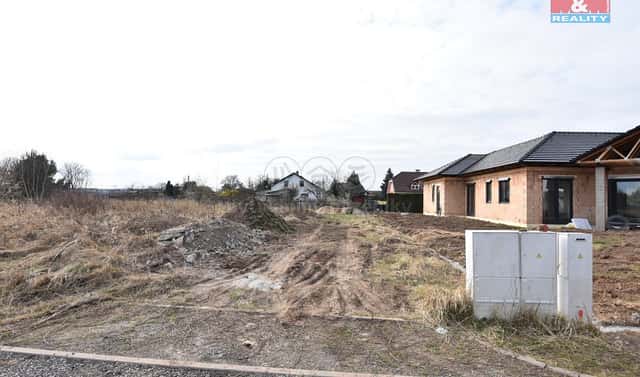 Prodej stavebního pozemku 2 231 m², Nový Vestec, okres Praha-východ