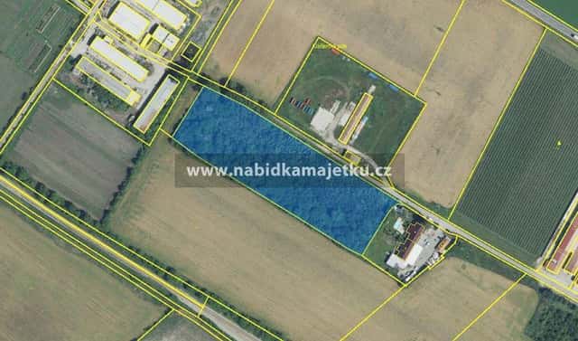 Prodej pozemku 14 105 m², Valtice, okres Břeclav