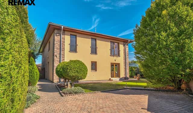 Prodej domu 135 m² s pozemkem 374 m², Jižní, Rudná, okres Praha-západ