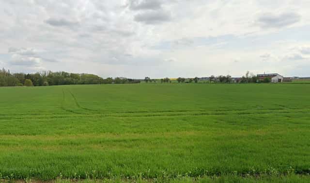 Prodej pole 4 869 m², Květnice, okres Praha-východ
