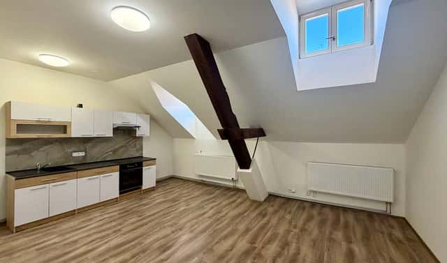 Pronájem bytu 3+kk 75 m², Židovská, Cheb