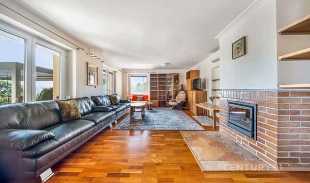 Pronájem bytu 4+1 120 m², Pod urnovým hájem, Praha 5 – Zbraslav