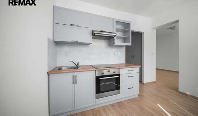 Pronájem bytu 1+1 34 m², Peroutkova, Praha 5 – Jinonice