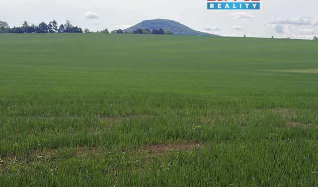 Prodej pole 5 688 m², Roudnice nad Labem, okres Litoměřice