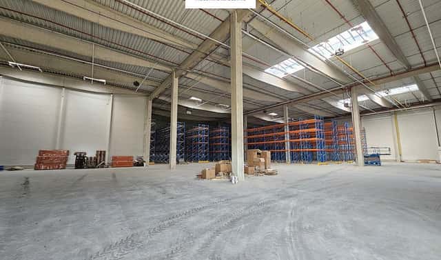 Pronájem výrobních prostor 2 000 m², Kozomín, okres Mělník