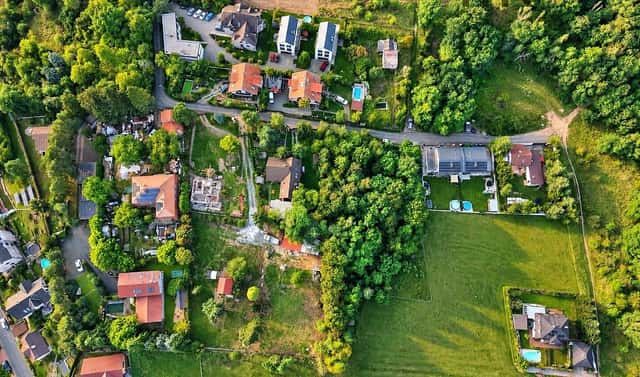 Prodej stavebního pozemku 1 676 m², Praha 5