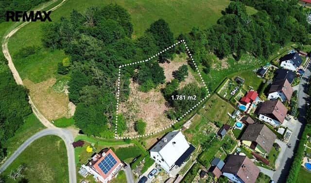 Prodej stavebního pozemku 1 781 m², Hošťálková, okres Vsetín
