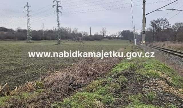 Prodej pozemku 2 391 m², Lišany, okres Louny