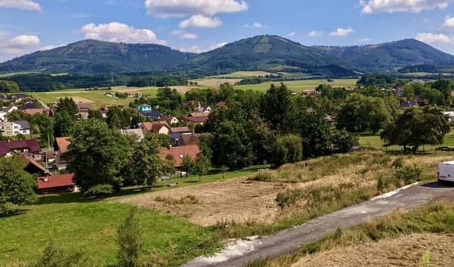 Prodej stavebního pozemku 1 143 m², Kozlovice, okres Frýdek-Místek