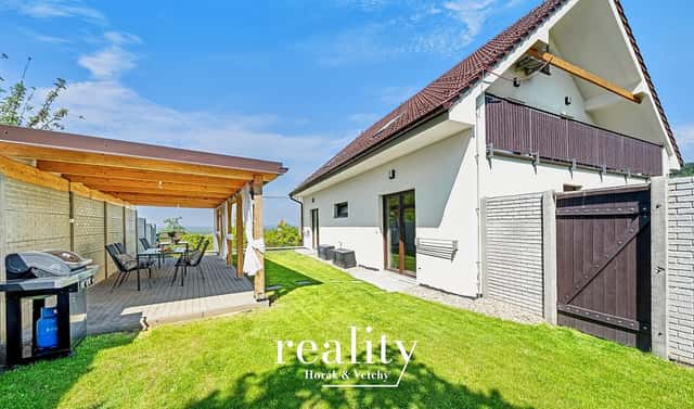 Prodej domu 205 m² s pozemkem 370 m², Perná, okres Břeclav