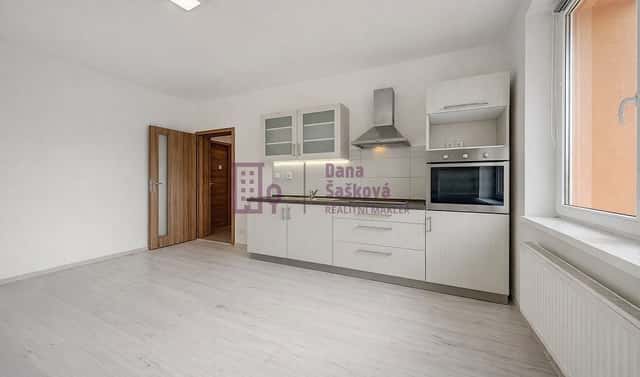 Pronájem bytu 1+kk 23 m², sídliště Vajgar, Jindřichův Hradec – Jindřichův Hradec III