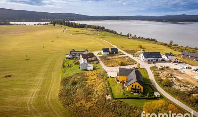 Prodej stavebního pozemku 1 696 m², Frymburk – Kovářov, okres Český Krumlov