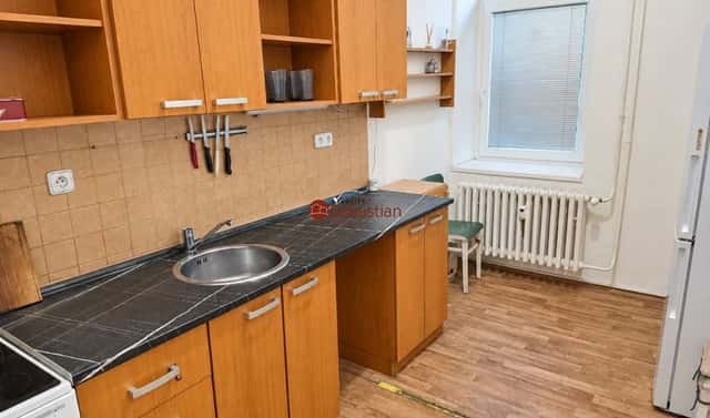 Pronájem bytu 1+1 60 m², náměstí Čs. legií, Pardubice – Zelené Předměstí