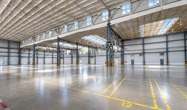 Pronájem skladovacích prostor 10 500 m², U továren, Praha 10 – Hostivař