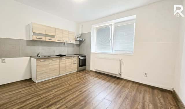 Pronájem bytu 2+1 70 m², Mlýnská, Hostomice, okres Teplice