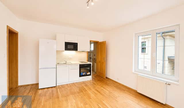 Pronájem bytu 1+kk 24 m², Ke strži, Praha 6 – Nebušice