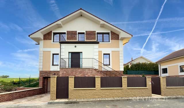 Prodej domu 300 m² s pozemkem 538 m², Makotřasy, okres Kladno