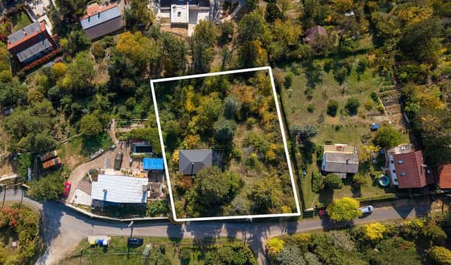 Prodej stavebního pozemku 1 813 m², K Zámku, Hlásná Třebaň, okres Beroun